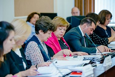 Геннадий Аверьянов: «В работе над бюджетом следует придерживаться системного подхода и мыслить стратегически»