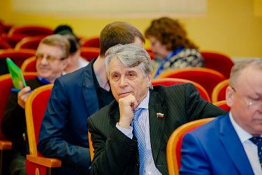 Обсуждаются конкретные шаги по реализации Послания Президента Федеральному Собранию