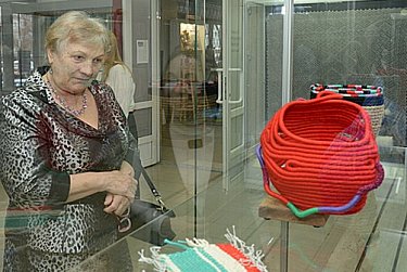 Сергей Романенко побывал на выставке самодеятельного художника