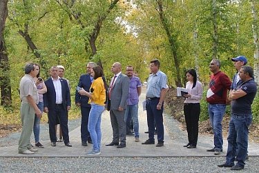 В Орске продолжается реконструкция парка Строителей