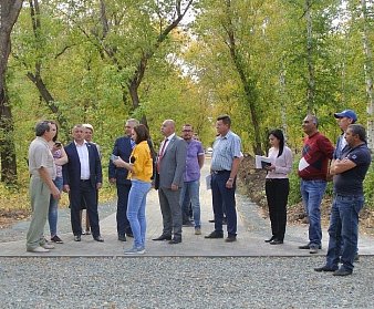 В Орске продолжается реконструкция парка Строителей