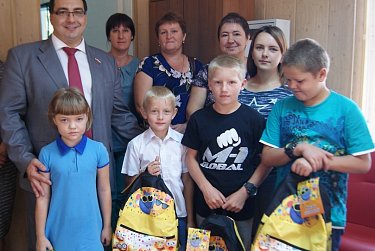 Сергей Бабин принял участие в акции «Соберем ребенка в школу»