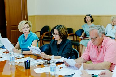 Вносятся изменения в закон о стаже государственной гражданской службы