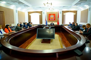 Депутаты предложили День знаний начинать с рассказа о героях-земляках    