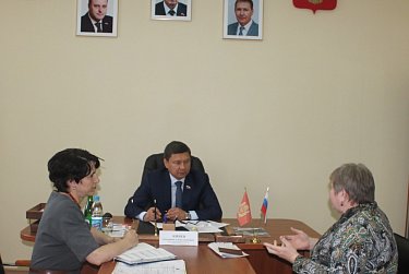 Владимир Кияев провел прием граждан