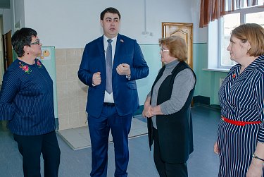 Депутаты о школьных годах