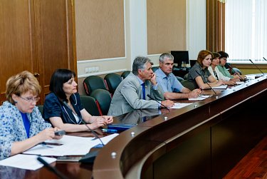 Профильные комитеты: подготовка к очередному заседанию