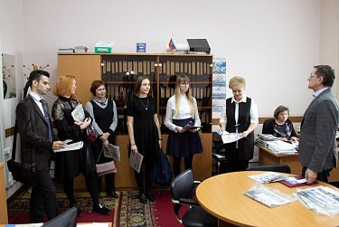 Экскурсия в областном парламенте для школьников из Орска