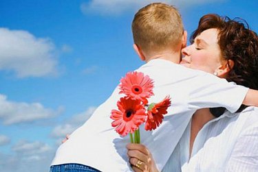 Сергей Грачев пожелал всем мамам Оренбуржья  благополучия, мира и добра