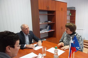 К депутату за помощью