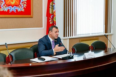 «Парламентский урок» провел Олег Димов