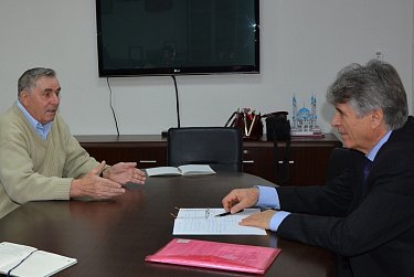 Александр Жарков работал в Шарлыке