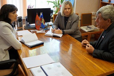 Депутаты фракции ЛДПР посетили Пономаревский район