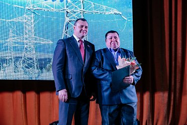 Олег Димов поздравил энергетиков