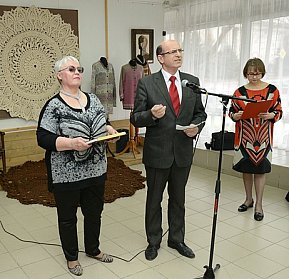 Сергей Романенко побывал на выставке самодеятельного художника