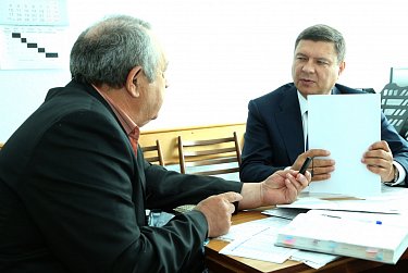 Депутат Владимир Кияев работал в своем округе 