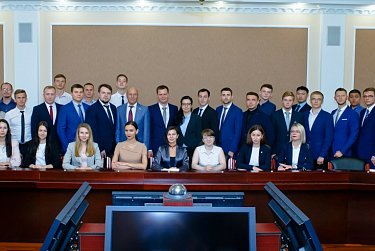 В центре внимания – развитие парламентского движения в России