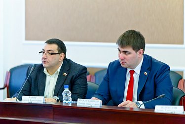 Доступность сотовой связи и Интернета – в центре внимания депутатов