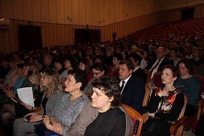 Меры социальной поддержки получают 450 тысяч оренбуржцев