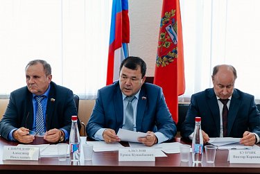 В рамках подготовки к очередному заседанию ЗС