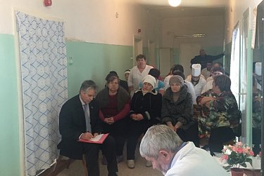 Поездка Александра Жаркова в избирательный округ