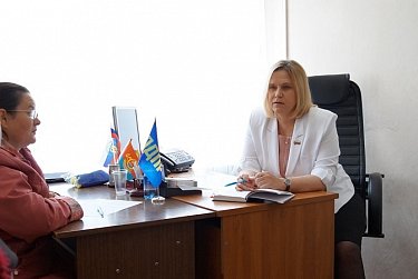 Татьяна Казармщикова: «На встречах с людьми проявляются проблемы, решение которых в дальнейшем предлагается в законопроектах»