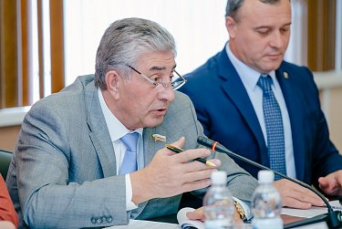 Александр Трубников: «Работа над бюджетом региона будет строиться в тесном взаимодействии депутатов и Правительства области»