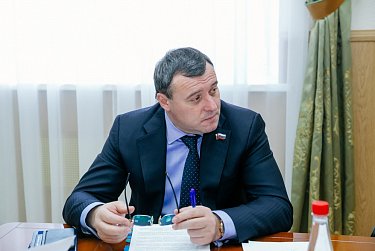 Депутаты обсудили проекты областных законов