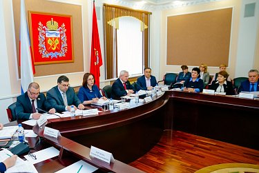 Решение профильного комитета – принять бюджет Оренбуржья во втором чтении