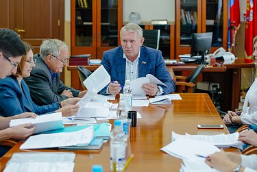 Заседание областного парламента будет проводиться не реже одного раза в три месяца