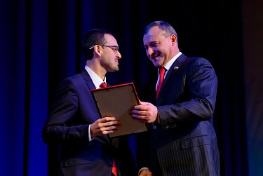 Олег Димов поздравил профсоюзных активистов