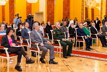 Губернатор вручил госнаграды