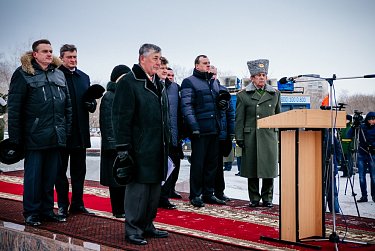 Помним героев