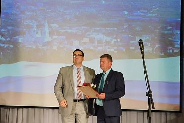 Сергей Бабин поздравил сорочинцев с Днем России и Днем города