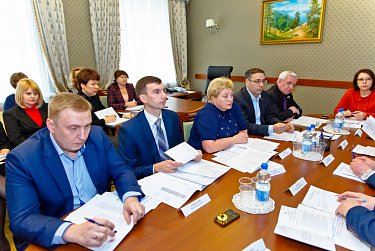 Изменения в бюджет текущего года рассмотрены на заседании профильного комитета