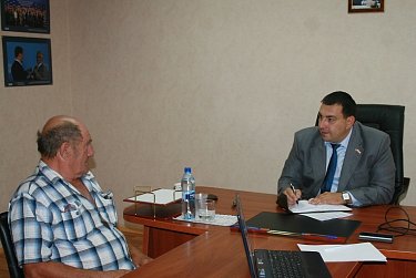 Депутатский прием: жилье, газификация, дороги  
