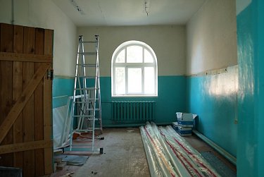 Иван Дикман проверил ход ремонта спортивного зала