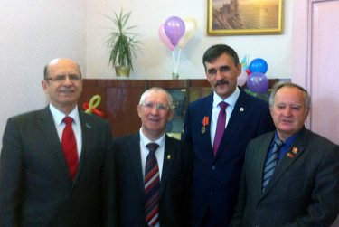 Депутаты поздравили с юбилеем ученого Сергея Мирошникова