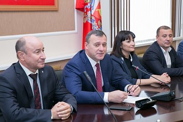 Депутаты поздравили представителей старшего поколения