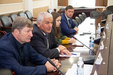 Депутаты решили законодательно поддержать студотряды