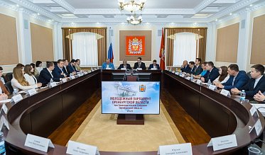 Молодые парламентарии делают первые шаги в законотворчестве