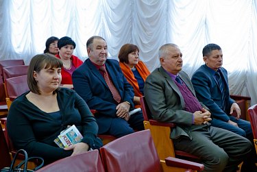 Парламентарии провели День информации в Акбулакском районе