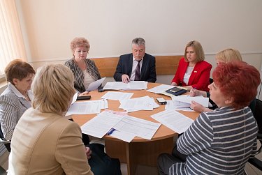 Комитет готовится к парламентской сессии