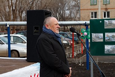 В Бузулуке торжественно открыты благоустроенные дворовые территории