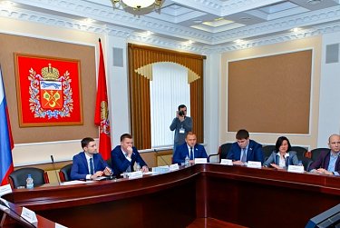 Молодые парламентарии обсудили законопроект о молодежной политике