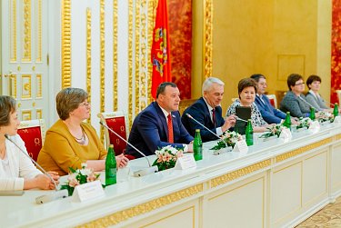 Награждены лучшие работники социальной сферы Оренбуржья