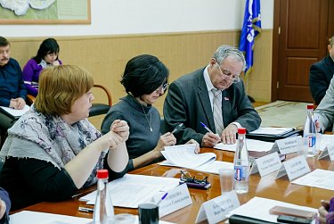 Профильный комитет рассмотрел законопроекты