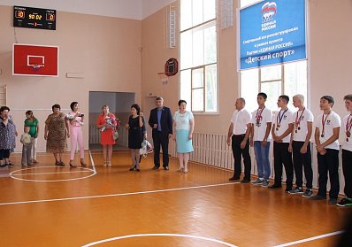 В День знаний в школах области открылись обновленные спортзалы