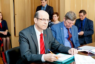 Депутаты провели День информации в Красногвардейском районе