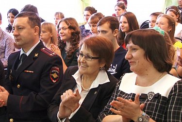 К детворе с подарками